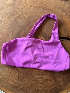 Left on Friday Offshore Bikini Top Sz Medium in Punch (Purple)